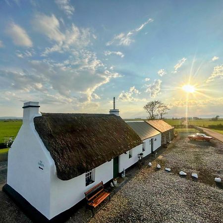Cissy'S Cottage - Traditional Thatched Cottage, Near To Beach Aghanloo ภายนอก รูปภาพ